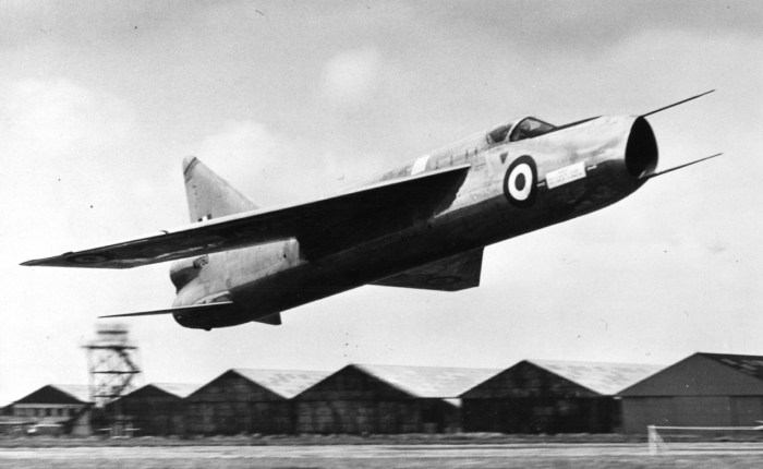 Vuela el P1A, padre del&nbsp;Lightning