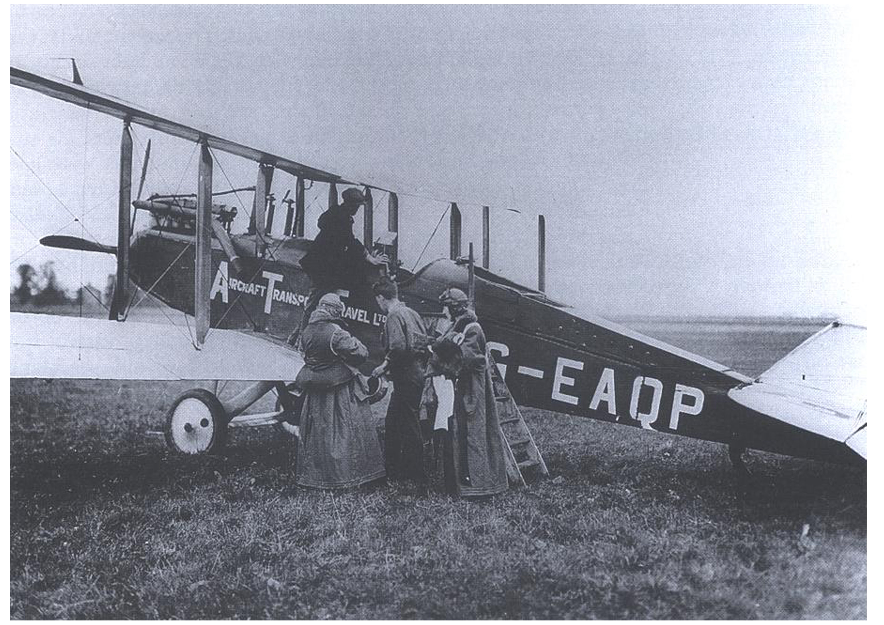 Schiphol-100-Eerste-lijnvlucht-met-DH-9-B-Air-Transport-Travel-1920-e1464269920207