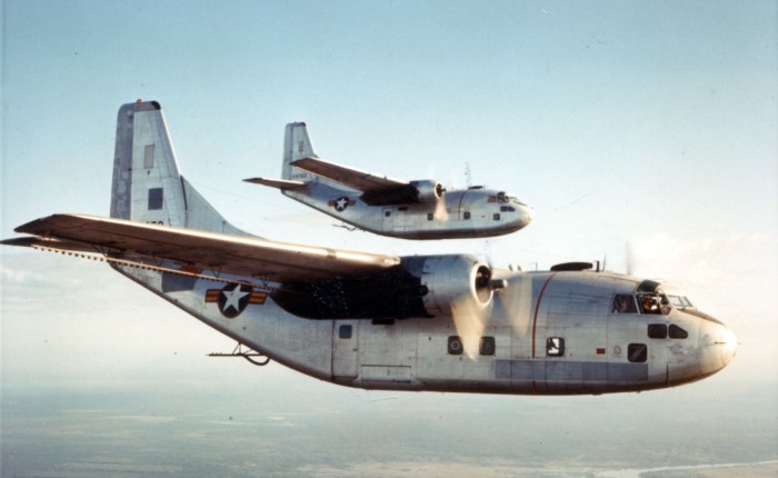Primer vuelo del C-123&nbsp;Provider