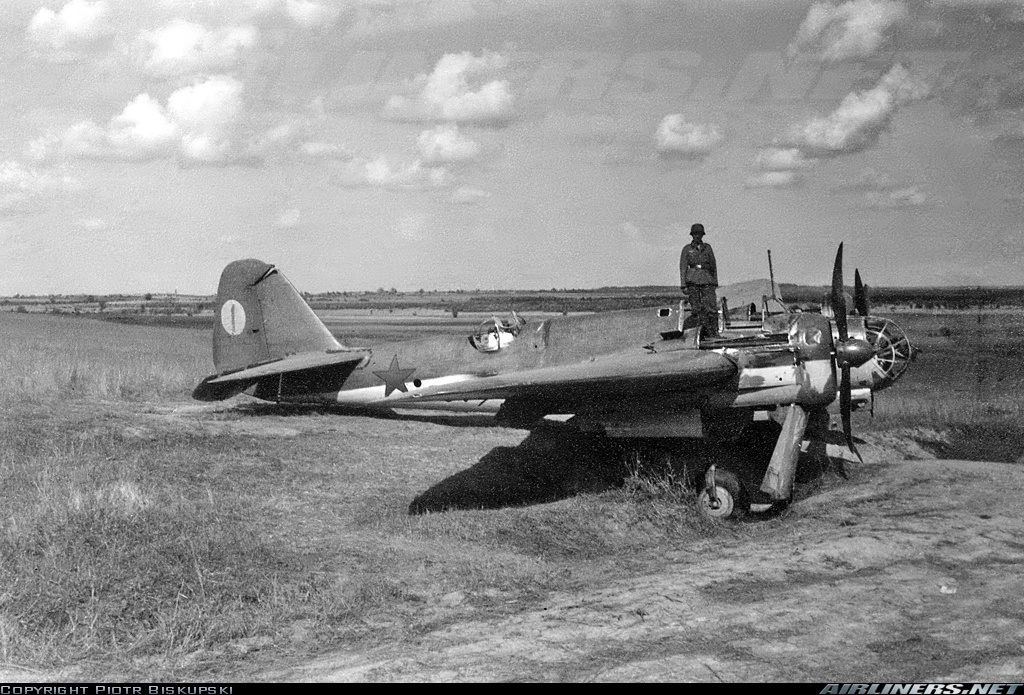 Tupolev-SB-2M-Captured-Eastern-Front-01