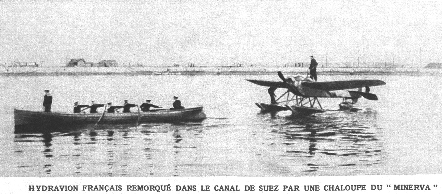Hydravion_militaire_francais_sur_le_canal_de_Suez_mars_1915