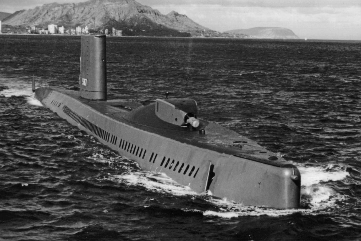 USS_Halibut_with_bow_thruster_0.jpg