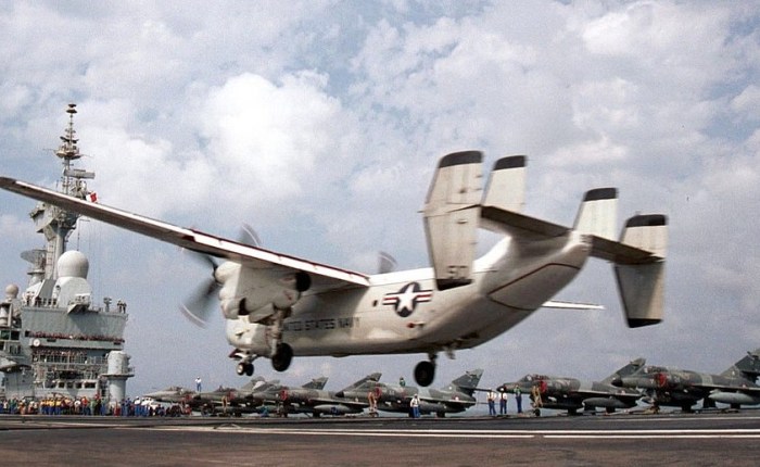 C-2A Greyhound operando en el Charles de&nbsp;Gaulle