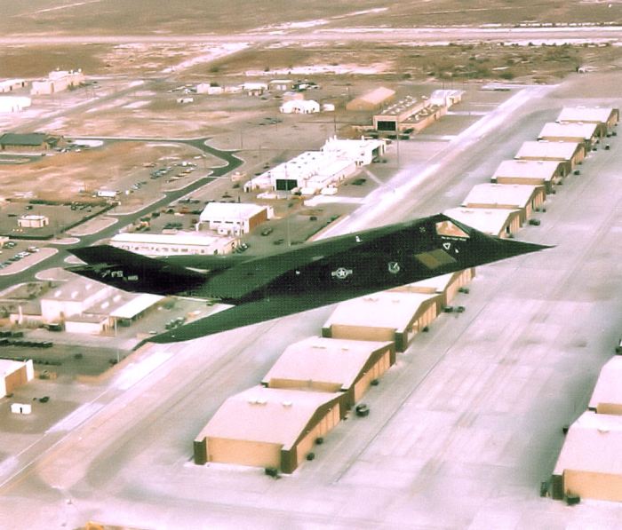 F-117_over_Holloman_AFB