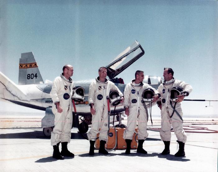 299998main_lifting_body_pilots_full Jerry Gentry, Pete Hoag, John Manke and Bill Dana are lined up by the HL-10 lifting body aircraft.