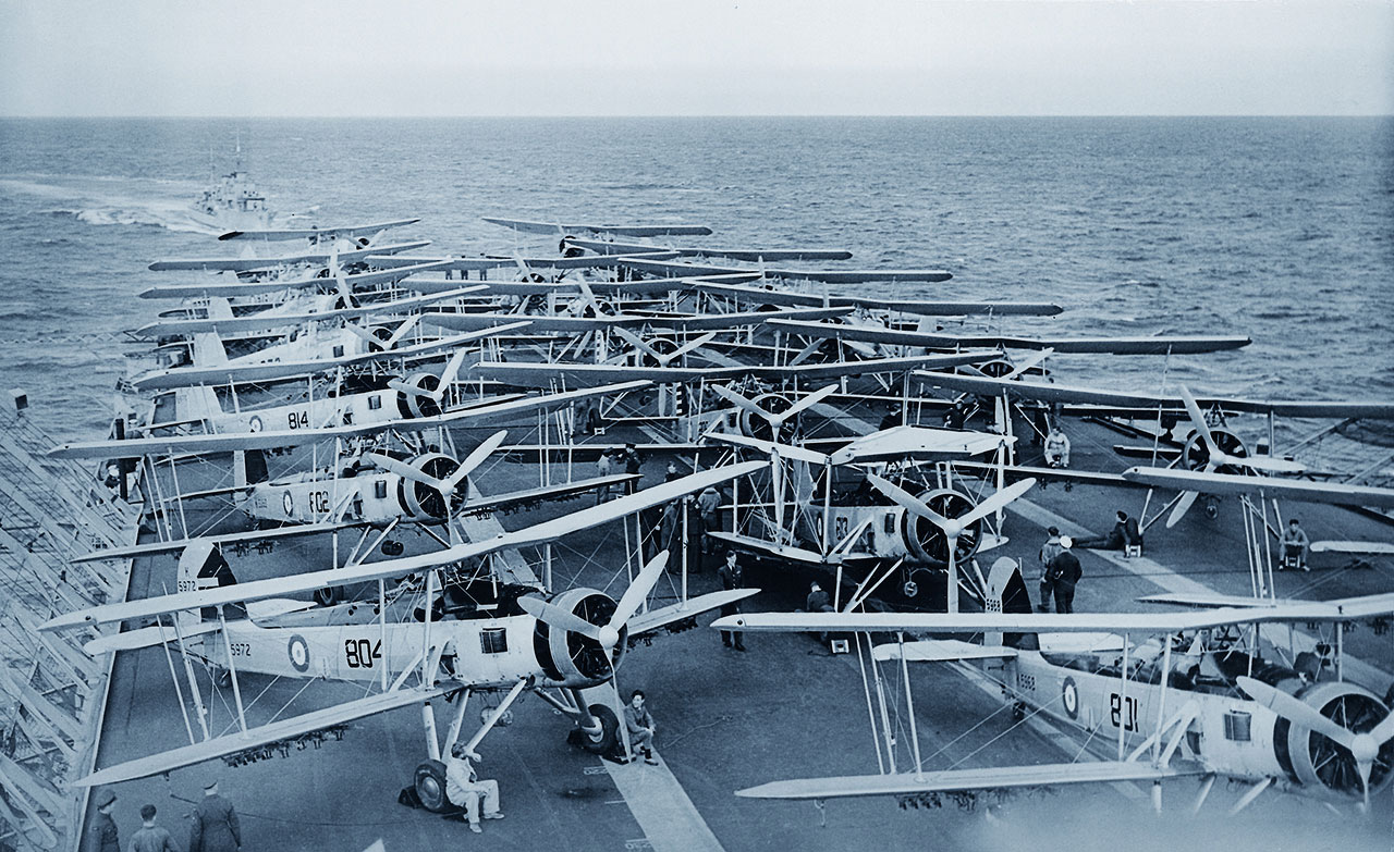 Glorious_0021_b_Flightdeck_1280a