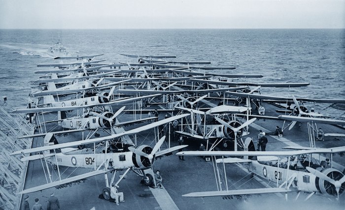 Glorious_0021_b_Flightdeck_1280a